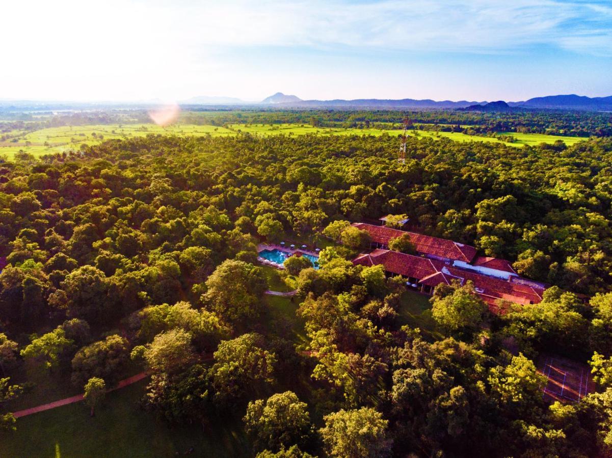 Amaya Lake Dambulla Hotel Sigiriya Exterior foto