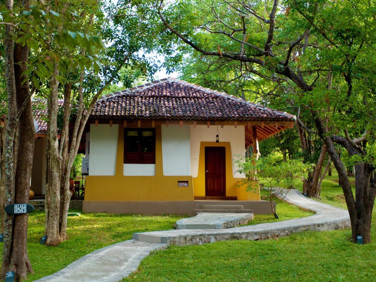 Amaya Lake Dambulla Hotel Sigiriya Exterior foto